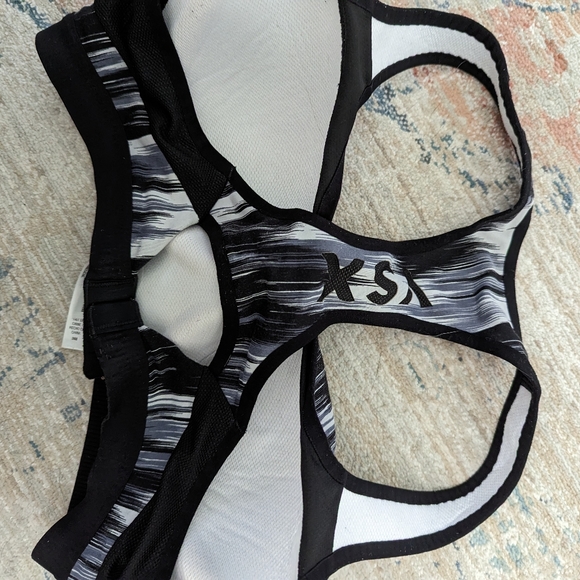 Victoria's Secret Sports Bras - Picture 6 of 7